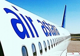 Пассажиров борта Air Astana не выпускали из самолета из-за рвоты у двух пассажиров