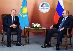Назарбаев провел встречу с Путиным в рамках форума в Челябинске