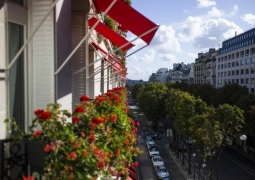 В МИДе и Минфин не смогли ответить на вопрос о покупке квартиры в Париже