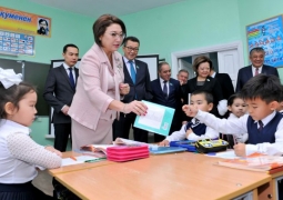 Сенатор Айтимова: Необходимо повысить зарплаты учителям и оказывать им моральную поддержку