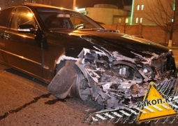 "Трезвый водитель" разбил машину клиента в Алматы