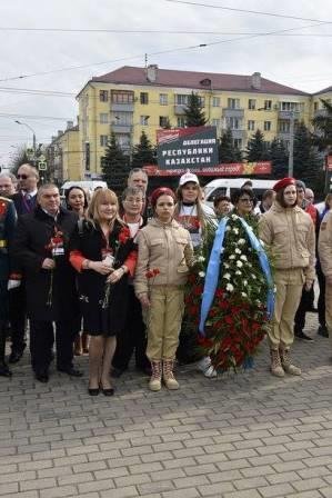 Казахстанская делегация почтила подвиг партизан на форуме, посвященном Дню Победы в Брянске
