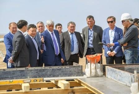 Крупнейшая в Казахстане солнечная электростанция строится близ Капшагая 