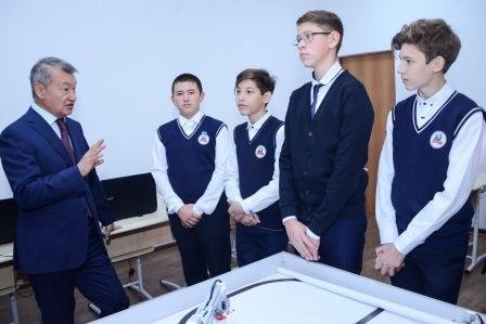 Ученики бородулихинской школы ВКО: «Хотим больше заниматься робототехникой»