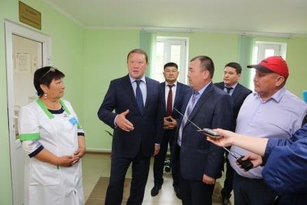 Аким СКО Кумар Аксакалов посетил образцовое село Дайындык