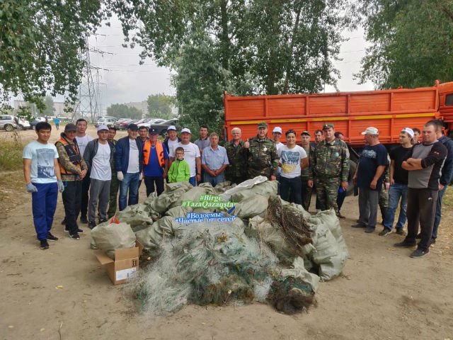 Токаев похвалил министра экологии за очистку от мусора 79 водоемов 