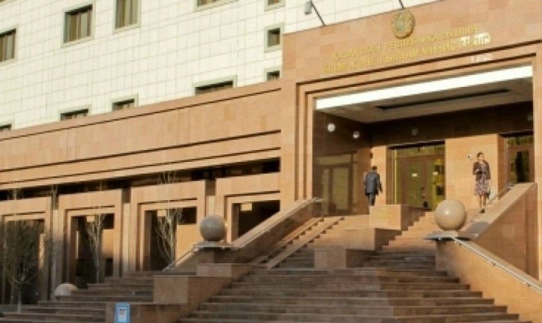 Директор департамента госзакупок МОН обвинила вице-министра Бигари в оказании на нее давления
