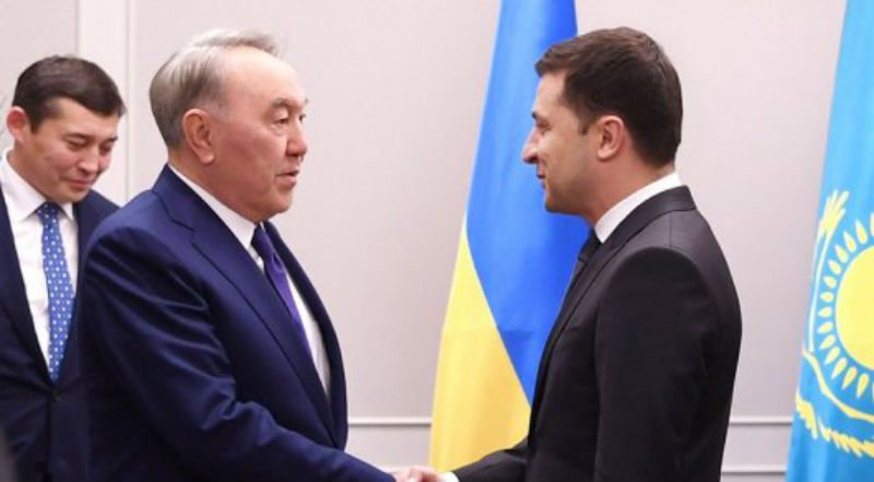 Зеленский прокомментировал предложение Назарбаева о встрече с Путиным