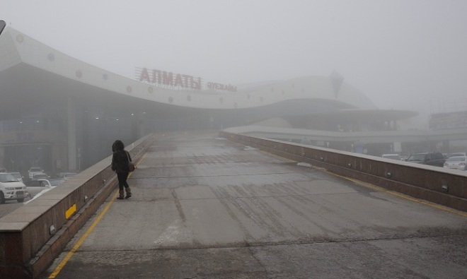 В аэропорту Алматы отменили рейсы из-за сильного тумана 
