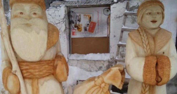 Авторы скандального памятника Маншук Маметовой украсят своими работами Алтай к Новому году 