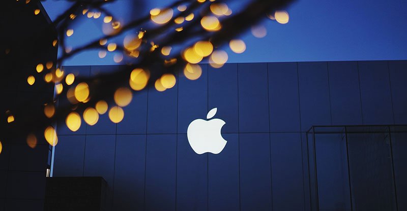 Apple лишилась статуса самой дорогой компании мира 