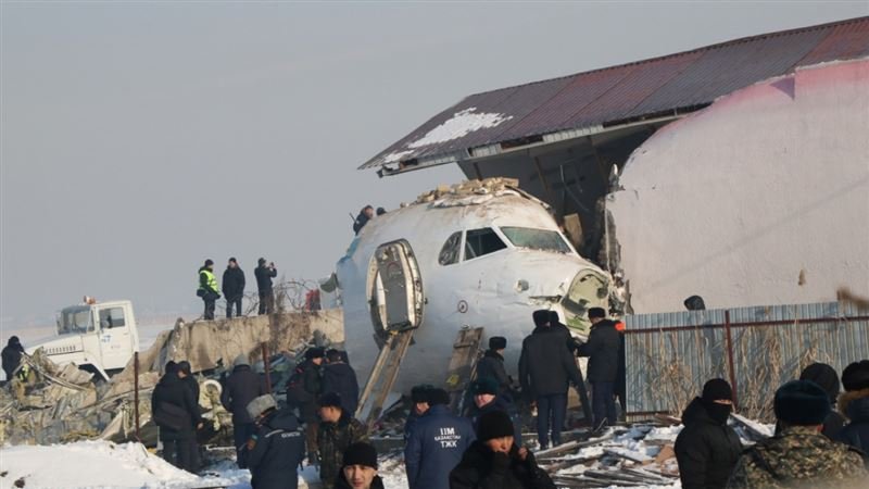Глава МВД назвал 3 версии крушения самолета Bek Air