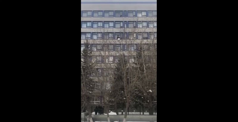Студент выпрыгнул с шестого этажа университета в Кокшетау