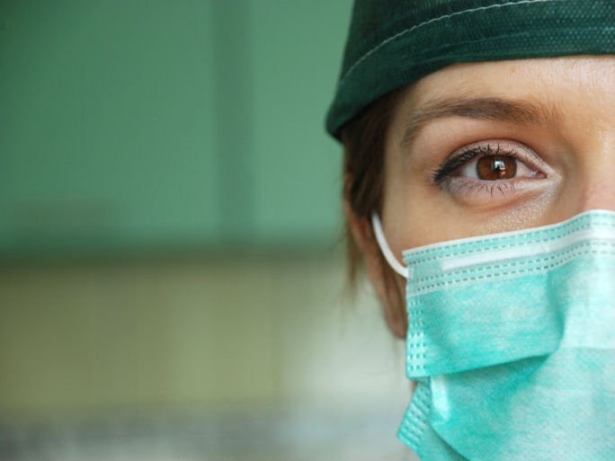 Казахстанцам посоветовали носить маски из-за эпидемии коронавируса 
