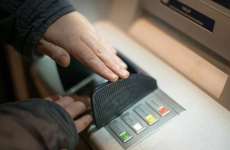 Почти 14 триллионов тенге "сняли" в банкоматах казахстанцы в 2019 году