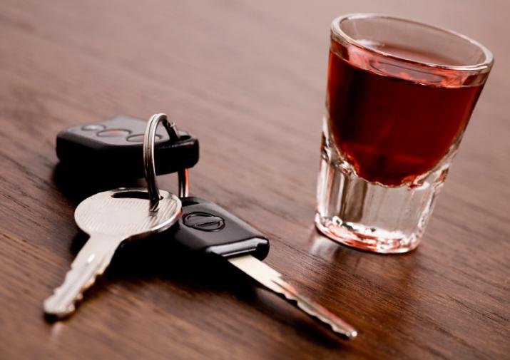 Чиновник, севший за руль пьяным, лишился прав на 7 лет в Карагандинской области 