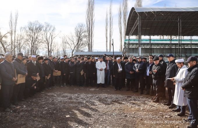 Сапарбаев Қордай ауданында қаза тапқандардың отбасыларына барды