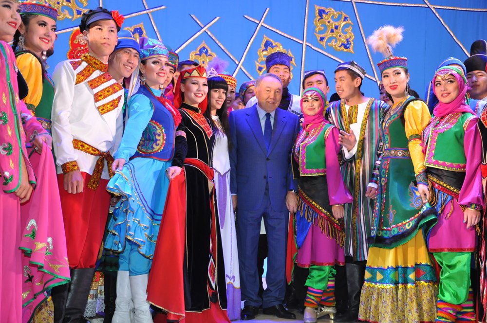 Назарбаев: “Ассамблея той тойлауды доғару керек”