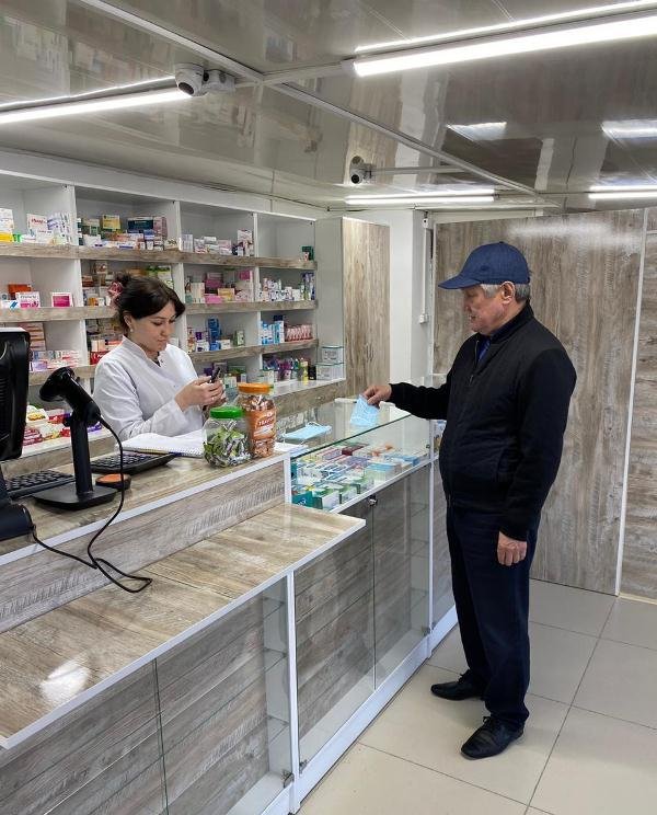 Бердібек Сапарбаев Тараздағы супермаркеттер мен дәріханаларды тексерді