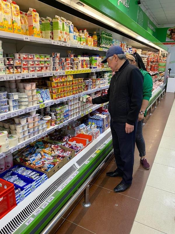 Бердібек Сапарбаев Тараздағы супермаркеттер мен дәріханаларды тексерді