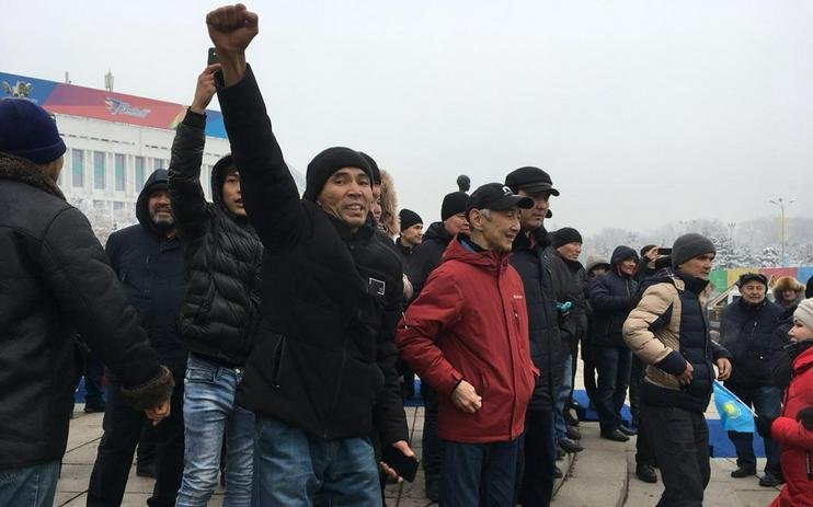 Ответ от акимата будет не обязателен - Д.Абаев о проведении митингов в Казахстане