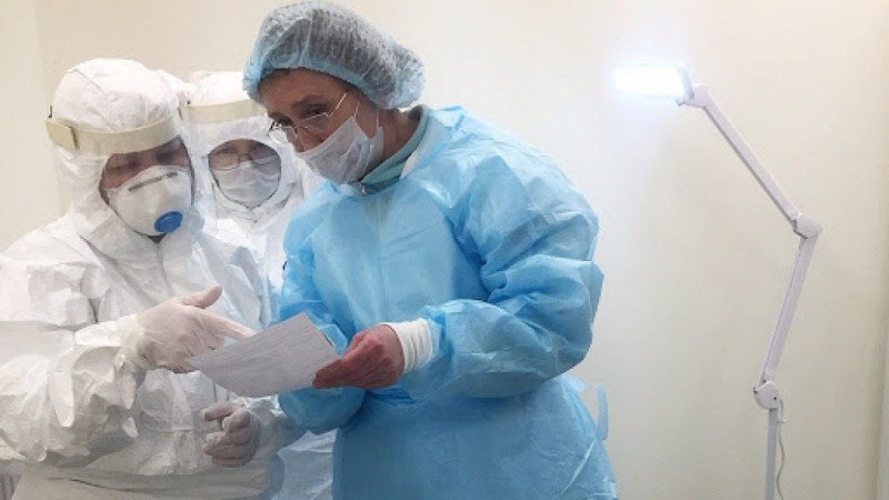 В Управздраве Алматы отрицают информацию о врачах, работающих с зараженными ради надбавки
