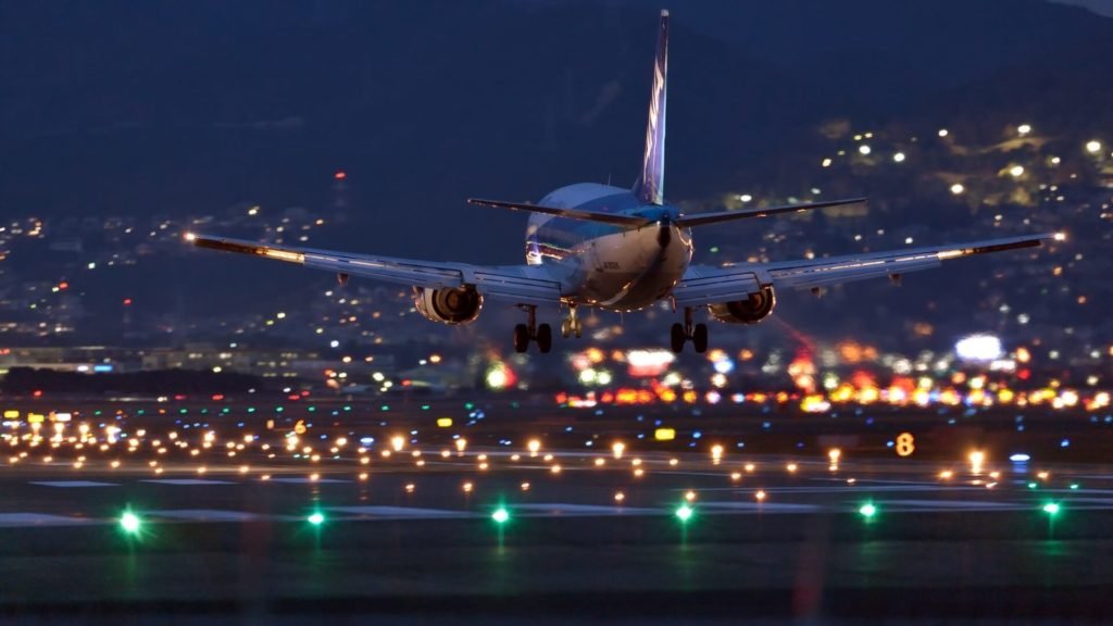 Четыре самолета приземлились ночью в аэропорту Нур-Султана