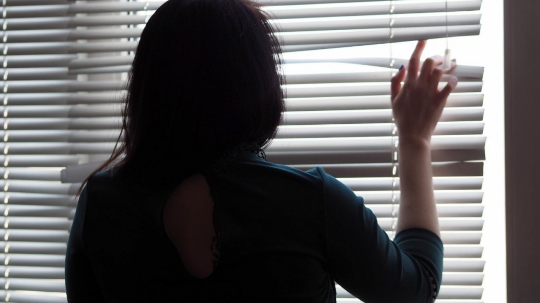 В Караганде женщина пыталась инсценировать самоубийство из-за конфликта с сыном