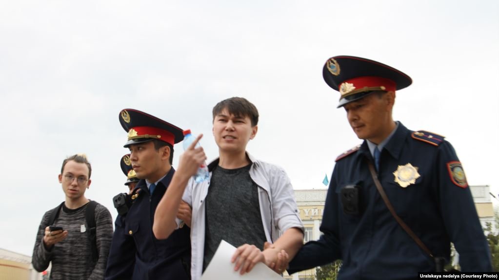 В Уральске завели два уголовных дела против гражданского активиста