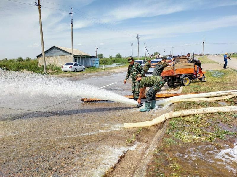Түркістан облысындағы су тасқыны: 21 шақырымдық дамба орнатылды