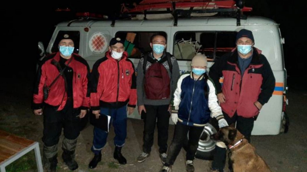 Спасатели нашли туристов, заблудившихся в горах Алматы