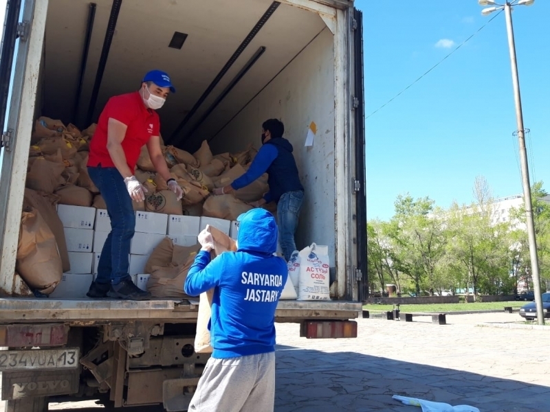 Более 100 тонн продуктов и средств гигиены раздали за время ЧП карагандинские волонтёры