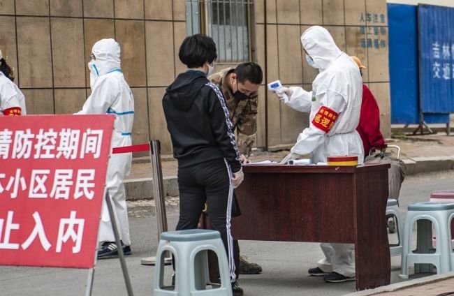 Новая вспышка коронавируса в Китае. Под карантин попали 108 млн человек