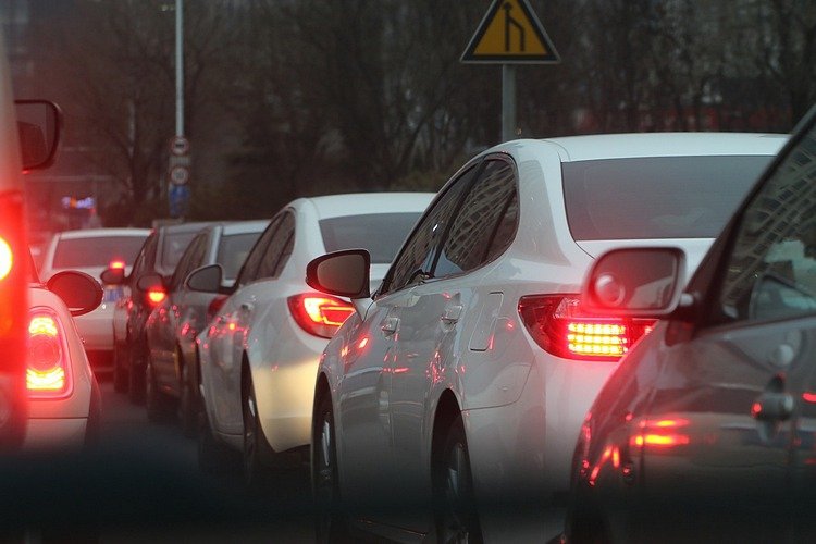 В Алматы открыли горячую линию по вопросам регистрации авто из Армении 