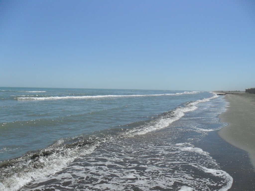На 13 сантиметров снизился уровень воды в Каспийском море 