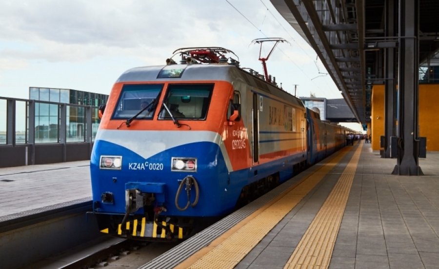 Дополнительные поезда по 39 направлениям запустят с 10 июня в Казахстане 
