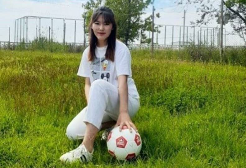 Мисс #АуылФутбол стала участница из южного Казахстана