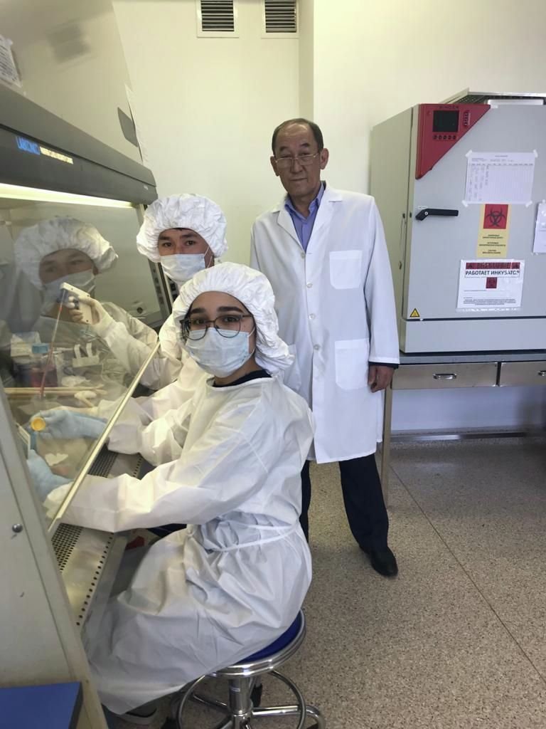  "Құдай басқа бермесін": вирусқа қарсы вакцина әзірлеген қазақстандық ғалымның әңгімесі
