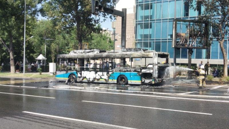 Алматыда жолаушылар автобусы өртенді