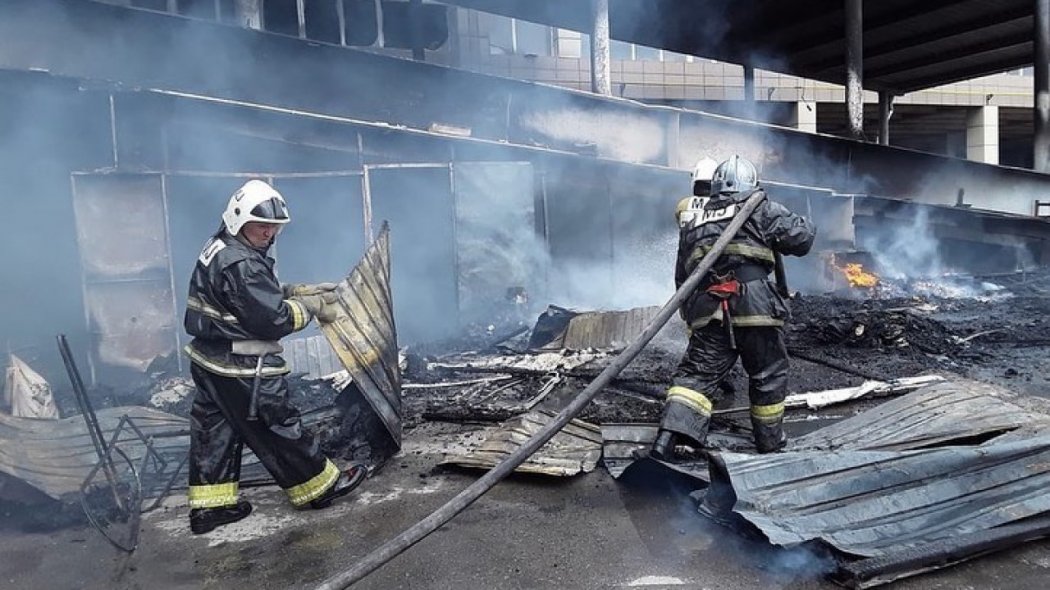 Пожар произошел на автовокзале в Шымкенте