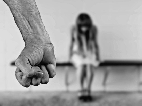 Трое мужчин изнасиловали 12-летнюю девочку в Акмолинской области