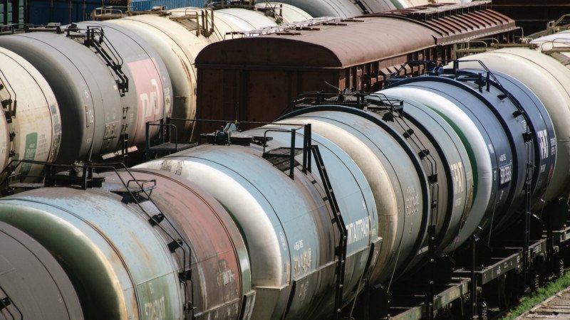 Запрет на импорт нефти продлили в Казахстане