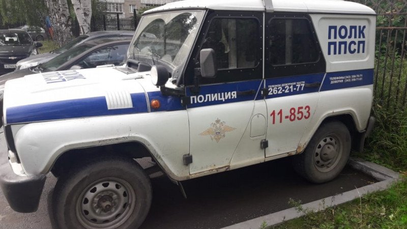 Экс-полицейским в России вынесли приговор за изнасилование студентки из Казахстана