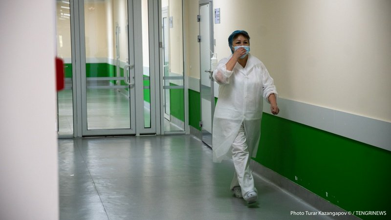 По 2 миллиона тенге получат 123 казахстанских медиков 