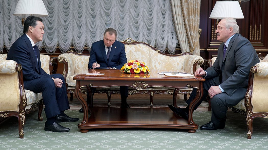 Премьер-министр РК провел встречу с президентом Беларуси