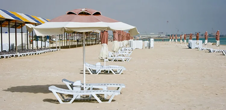 Владельцы ресторанов терпят колоссальные убытки из-за закрытия бесплатных пляжей в Актау