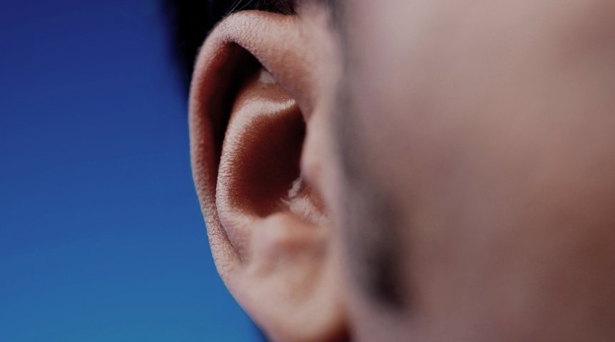 Ученые выявили проблемы со слухом у переболевших коронавирусом