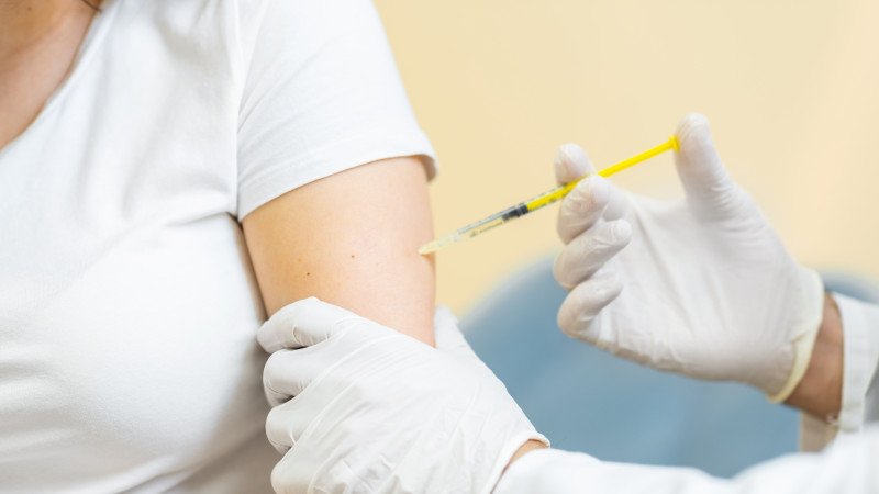 Казахстанцев с сахарным диабетом и гипертонией будут вакцинировать от КВИ в первую очередь
