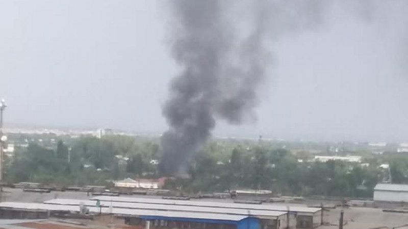Пожар охватил несколько домов в Алматы 