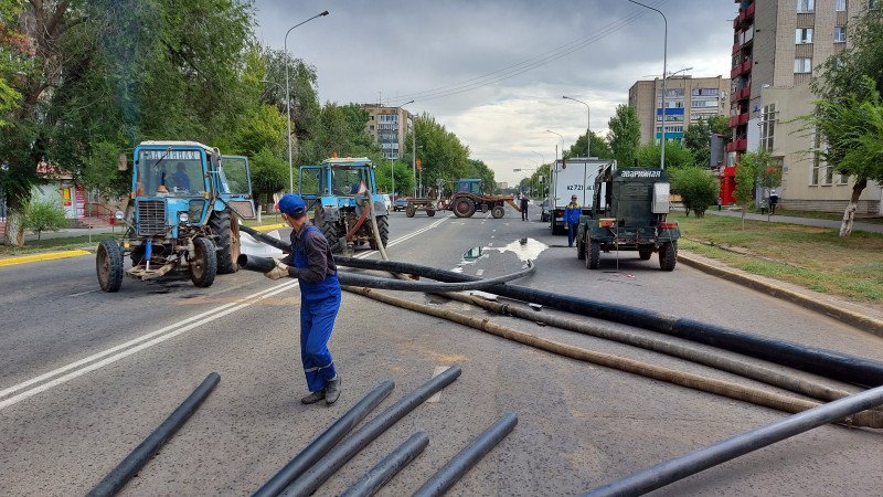 Более 35 тысяч жителей остались без воды из-за крупной аварии в Уральске 